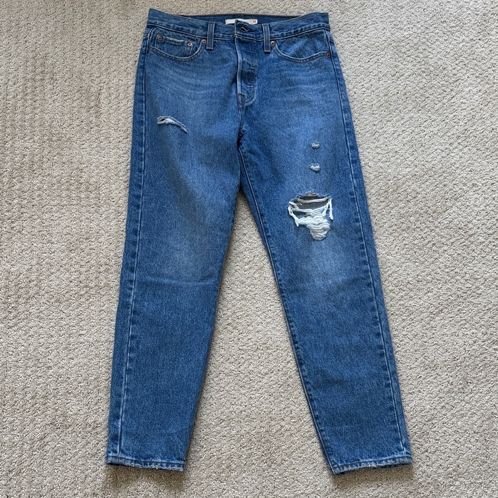 Levi's Premium 100% Cotton Wedgie Distressed Blue Denim Jeans | Size 28